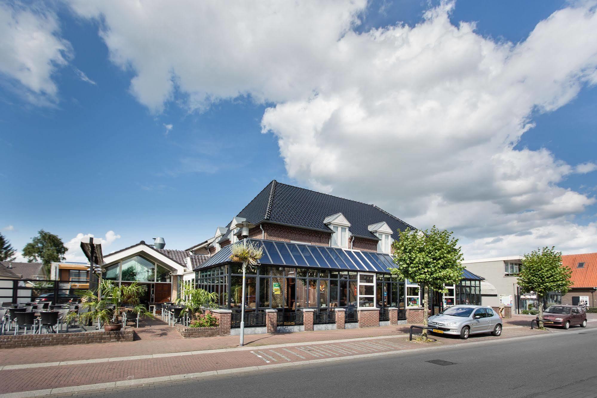 De Twee Linden Beneden-Leeuwen Exterior foto